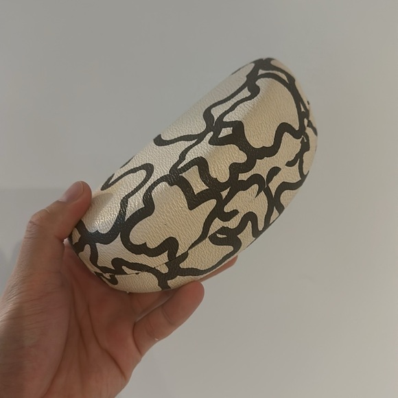 Elegant Cream Sunglasses with box - Picture 5 of 5